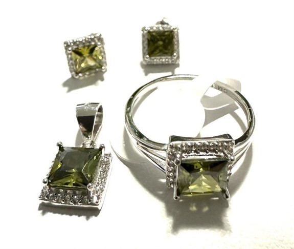Dear Diamonds and Jewelry Auctions Ends Tuesday 06/04/2024