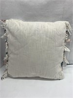 (36x bid) Threshold 18" x 18" Pillow