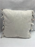 (6x bid) Threshold 18" x 18" Pillow