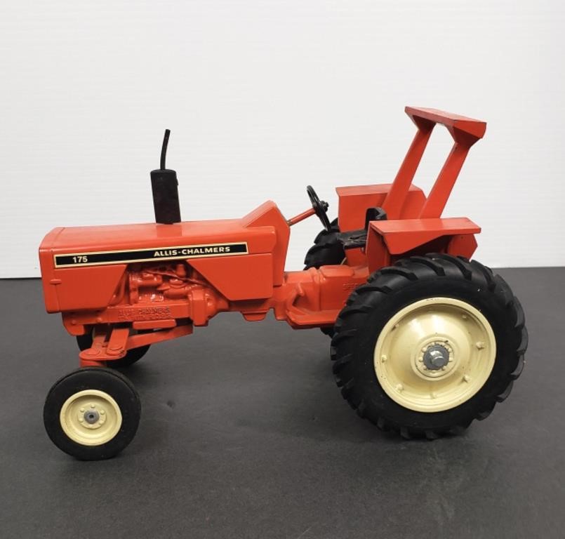 ALLIS-CHALMERS MODEL TRACTOR