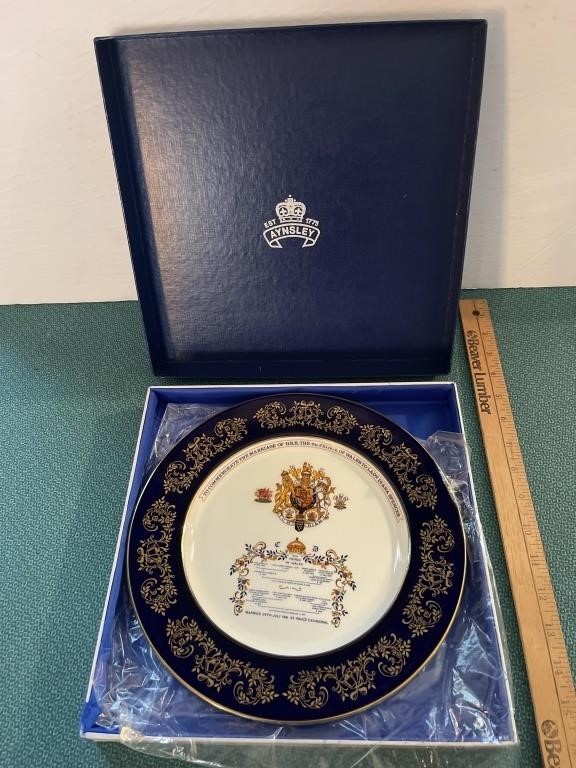 Aynsley collector plate to commemorate marriage