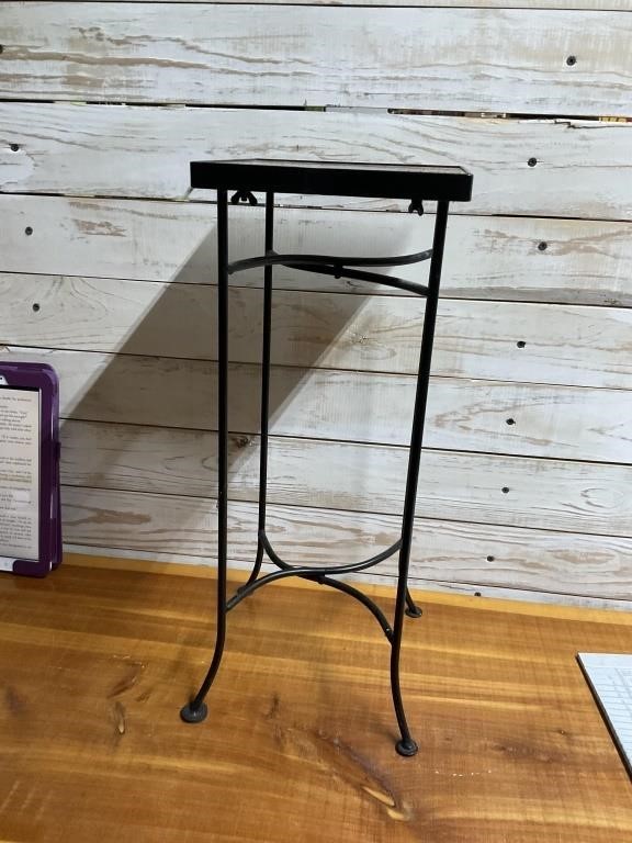 20" TALL PLANT STAND