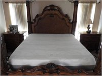 Simmons Manufacturing Co. King size memory foam