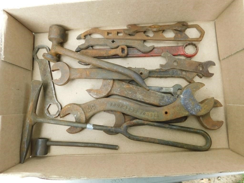 Miscellaneous vintage wrenches etc