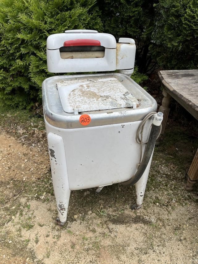 Maytag Square Tub Wringer Washer (Untested)