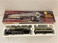 LIONEL UNION PACIFIC STEAM ENGINE AND TENDER