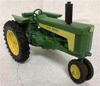 1/16 Repainted John Deere Tractor