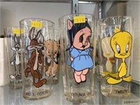 (11) Vintage Character Glass Tumblers