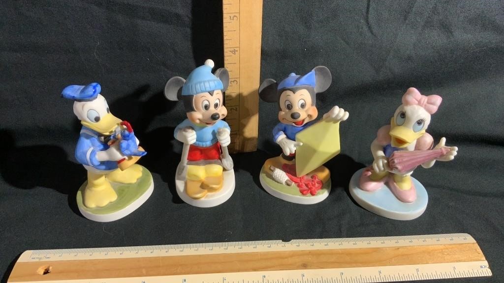 Walt Disney Vintage Porcelain Figurines (4)