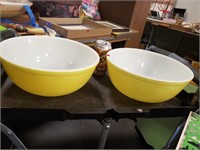 Pair of Yellow Mixing Pyrex Bowls