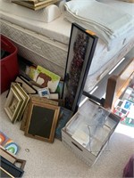 VERY LARGE LOT OF PICTURE FRAMES AND DECOR
