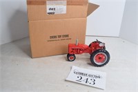 1/16 Farmall 200