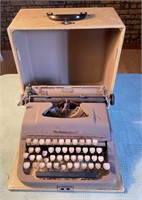 Underwood Vintage Typewriter- As Is