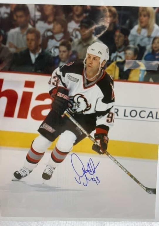 8x10in autographed Hockey photo