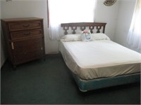 3pc Queen size bedroom suite (bed, dresser, chest