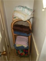 wicker shelf w/towels