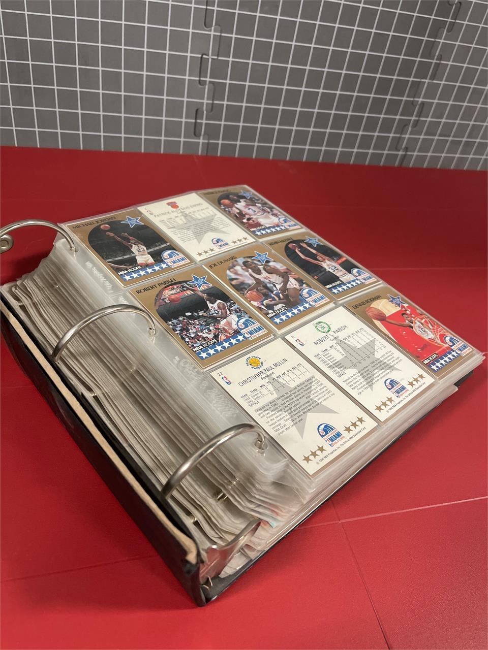 TRADING CARDS IN BINDER W/ NBA, MLB & NFL