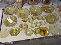 LARGE LOT OF DEPRESSION GLASSWARE