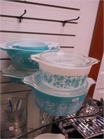 Six turquoise Pyrex glassware including Amish