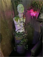 MOSSY MANIKIN FEMAIL BUST ON STAND - CUSTOM