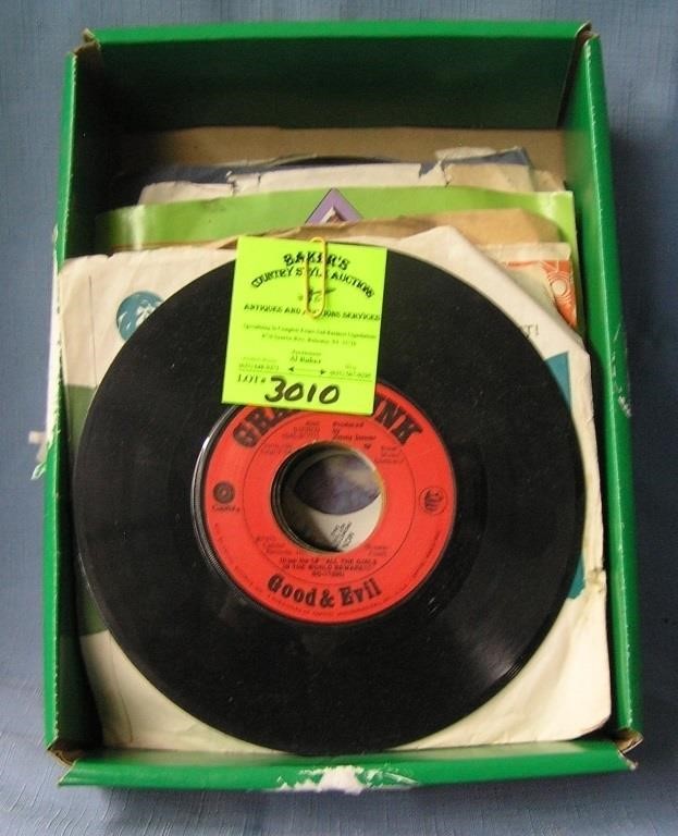 Mixed group of vintage 45 RPM records