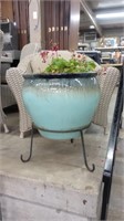 FLOWER POT WITH STAND AND PLANTS