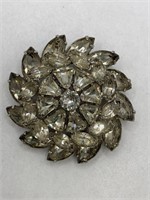 VINTAGE SIGNED WEISS BROOCH