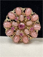 Vintage brooch, shades of pink.
