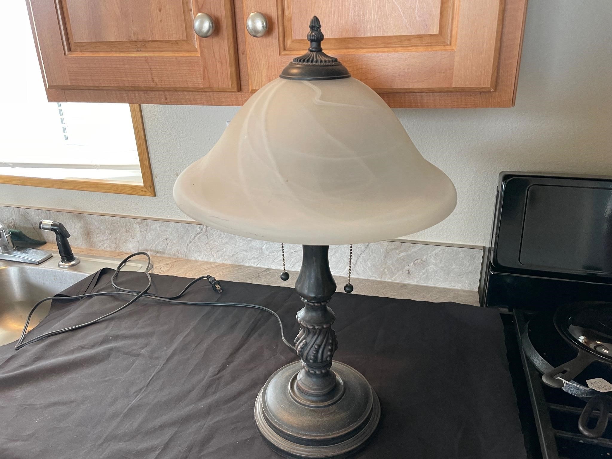 Dual Chain Lamp with Extra Bulbs