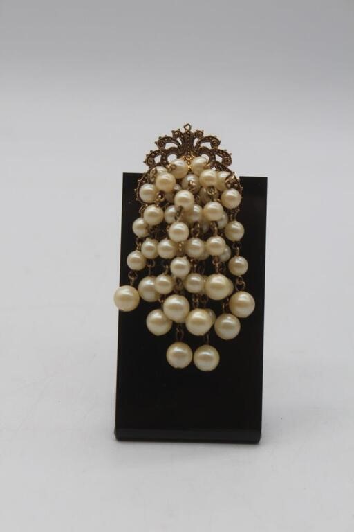 Pearl like waterfall pin vintage