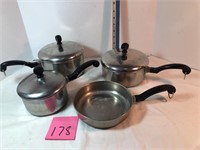 Farberware-4 pans, 3 lids