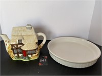 Teapot & 10" Dia Corningware Pie Plate