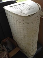 Wicker hamper