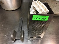 Meat Tenderizer & 3 Graters