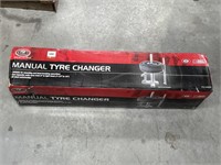 No Manual Tyre Changer in Box