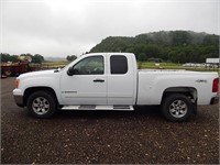 2007 GMC Sierra 1/2 ton pickup; extended cab; 4WD;