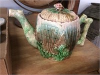 Majolica Tea Pot, Damaged Lid
