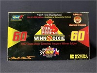 REVELL NASCAR #60 Winn Dixie