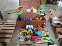 GROUPS OF TOYS (!! WODEN BOX NOT INCLUDED!!)