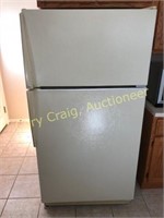 Amana Refrigerator with top freezer, 66”T, 32”W, 2