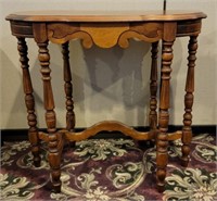 Parlor Table w/ 6 Spindle Legs