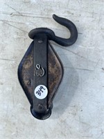 Iron Pulley, small size