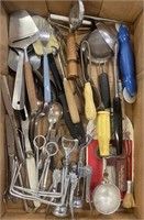 Kitchen Utensils & Tools Lot