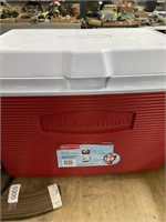 Rubbermaid cooler