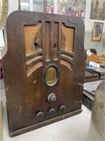 1935 Philco Radio