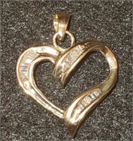 (X) 14K Yellow Gold Diamond Heart Pendant (2.3