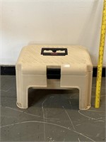 Tan Rubbermade Foot Stool/Tool Box