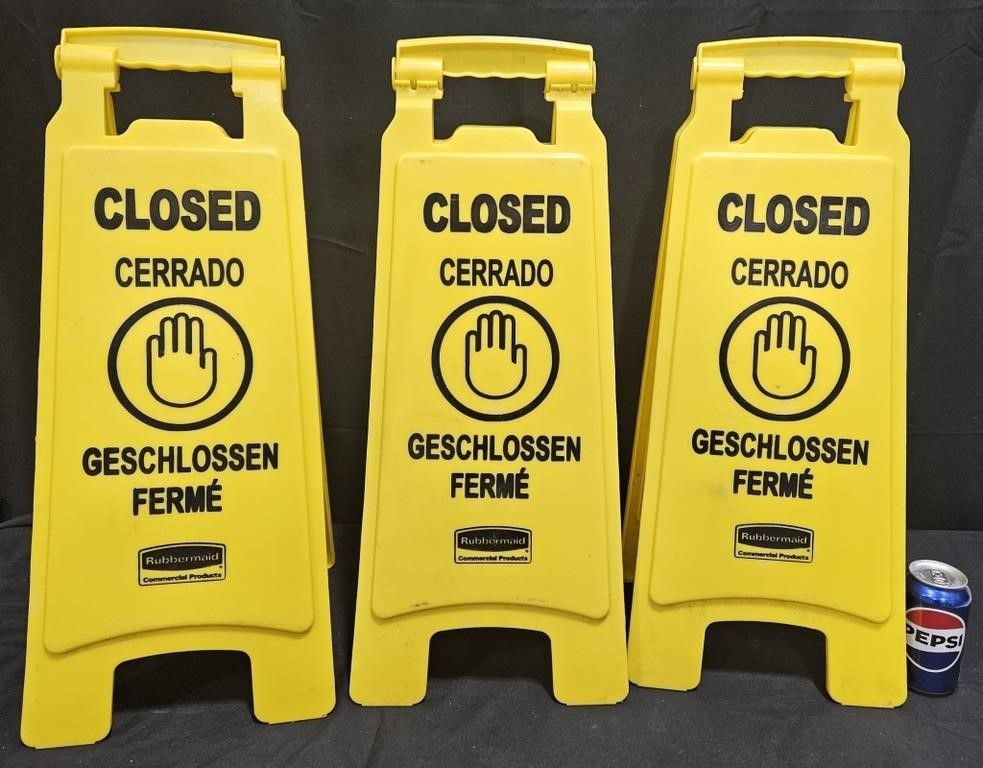 3 Closed Safety Floor Signs