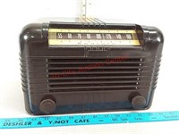 Vintage Radiola tube radio