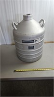 Liquid  nitrogen  tank